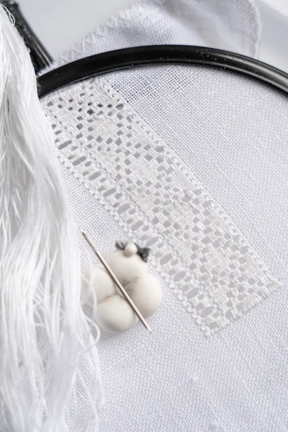 haft na naturalnym lnie